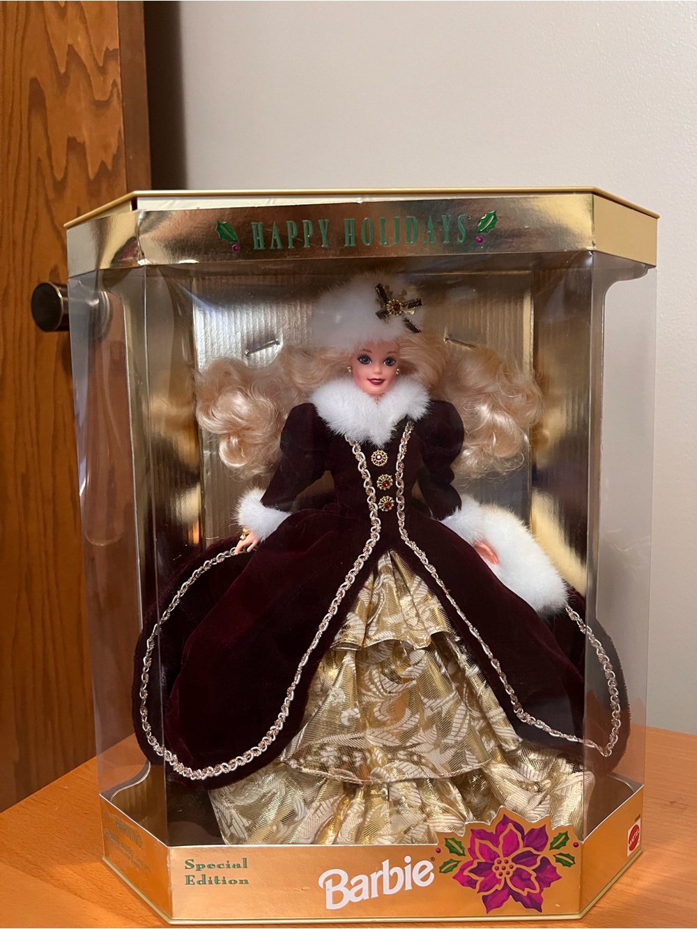 Mattel Barbie Happy Holidays 1996 NIB